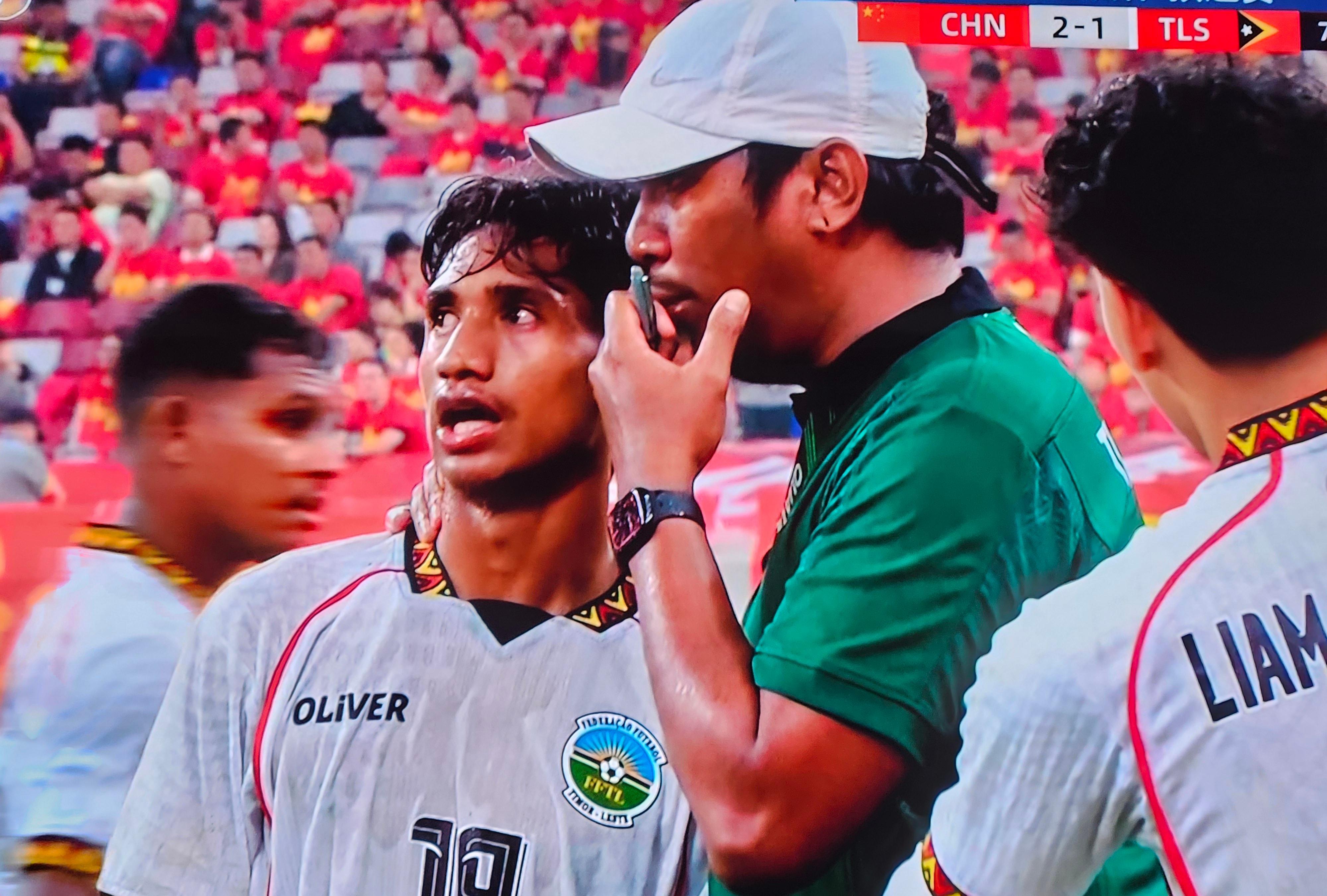 赛地聚焦——亚冠转会期热度飙升；俄克拉荷马雷霆调整名单；压力陡增；临场指挥获称赞的简单介绍